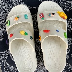 Crocs Classic Sandal Size:W10M8   Color-Bone